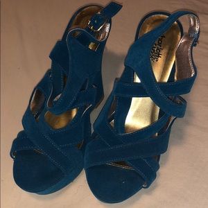 Velvet electric blue size 8 wedges
